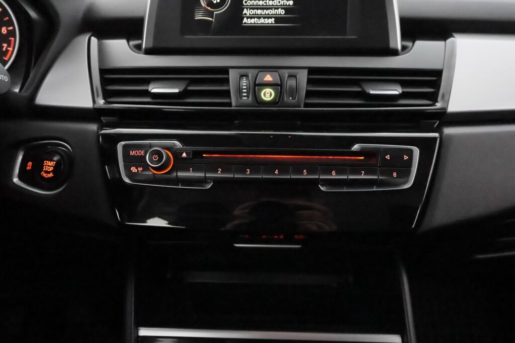 BMW 218 2014 Valkoinen