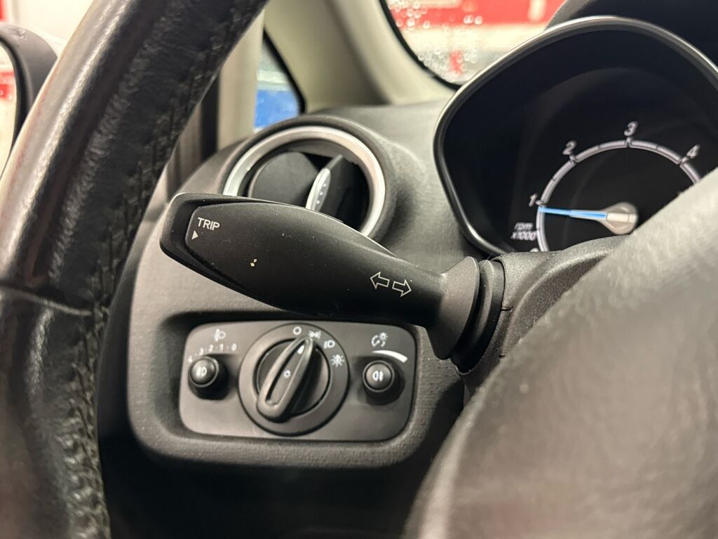 Ford Fiesta Van 2015 Harmaa