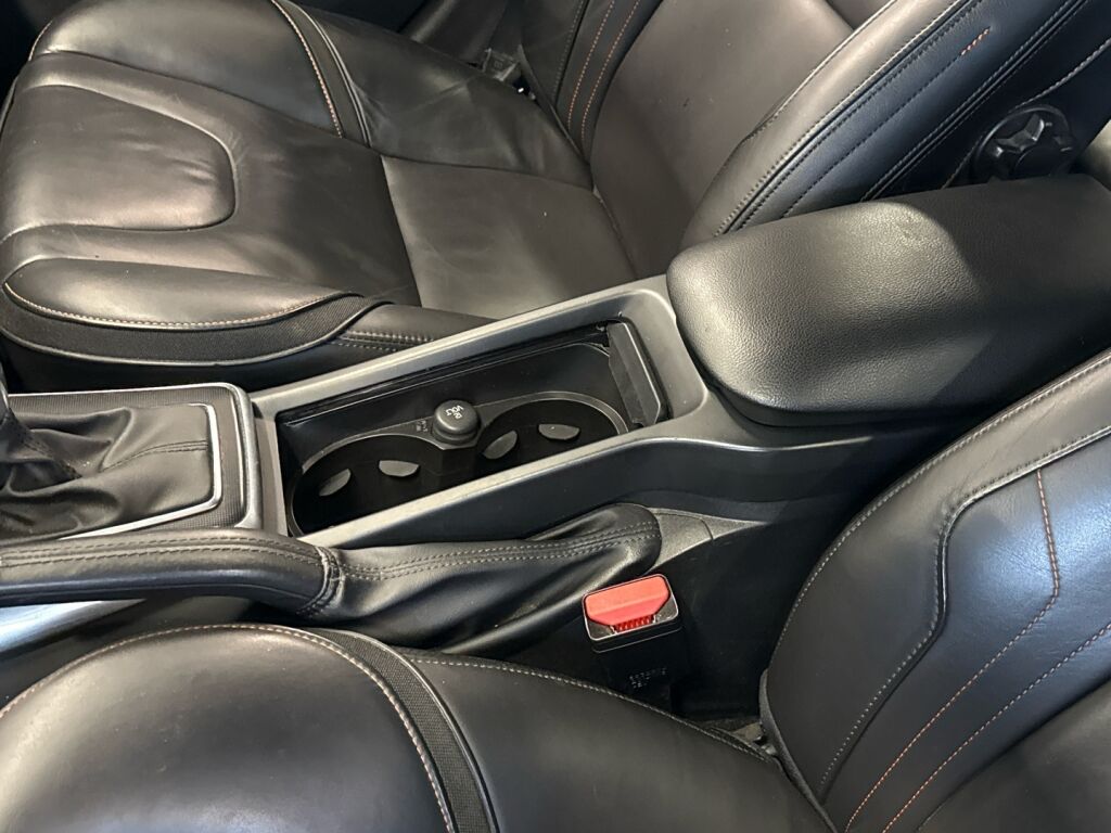 Volvo V40 2015 Sininen