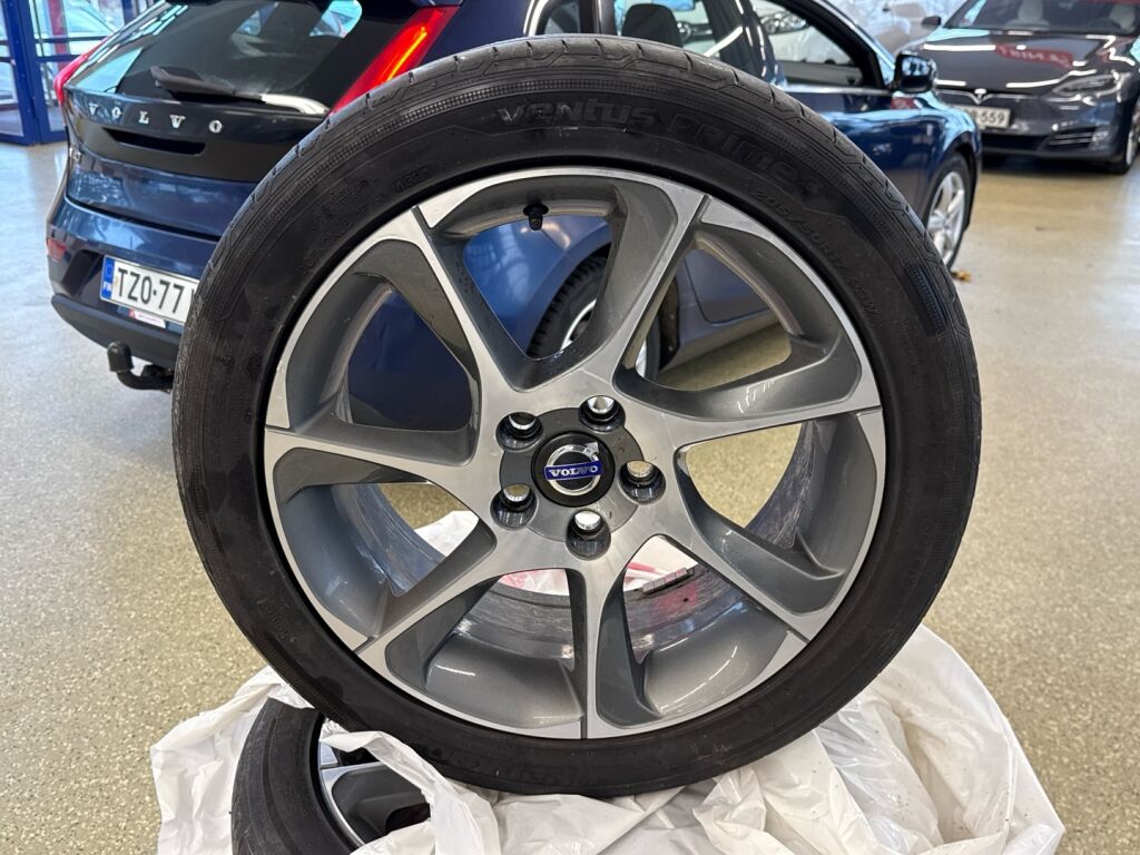 Volvo V40 2015 Sininen