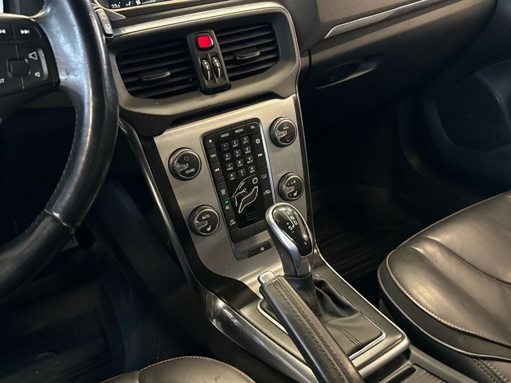 Volvo V40 2015 Sininen