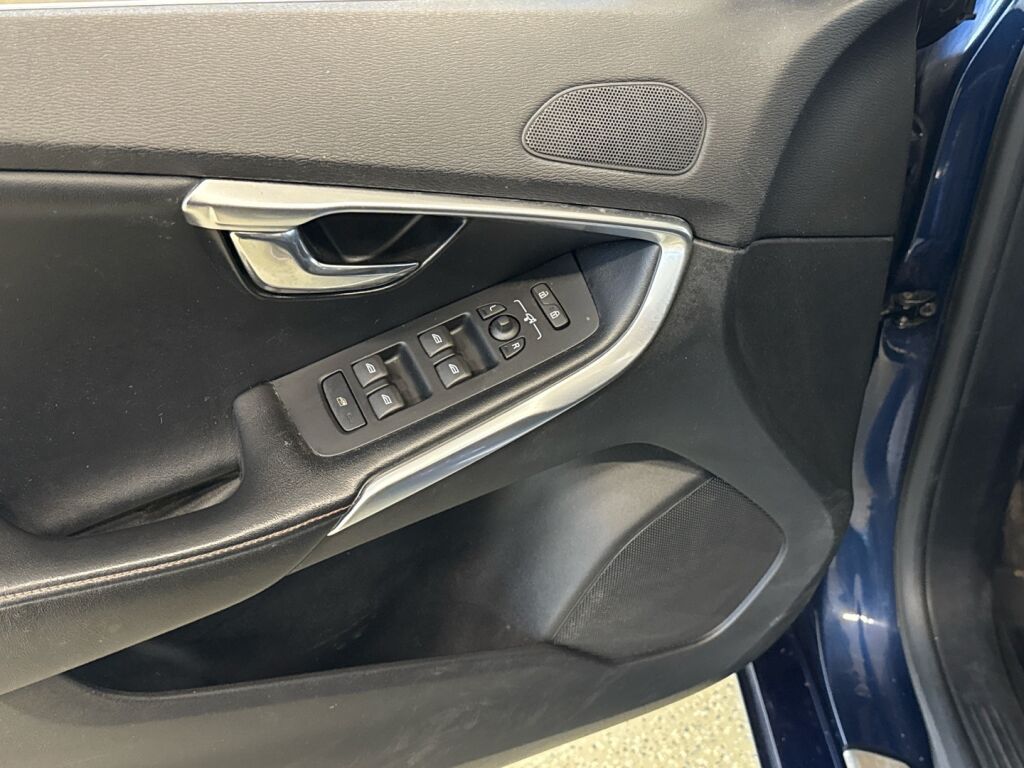 Volvo V40 2015 Sininen