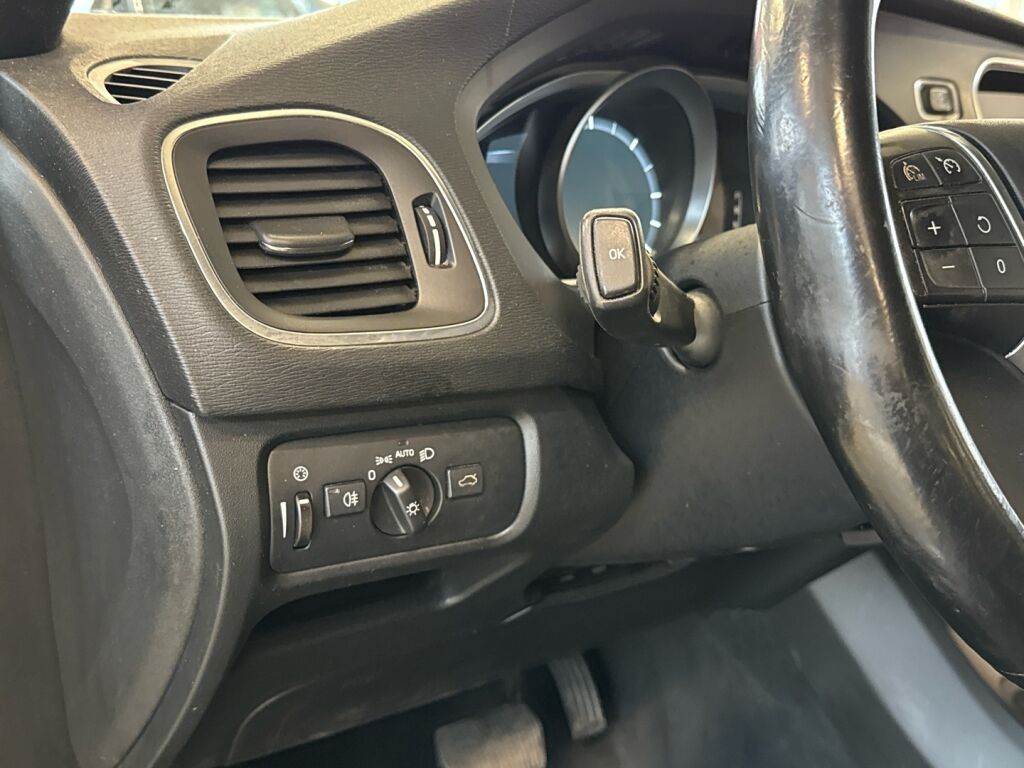 Volvo V40 2015 Sininen