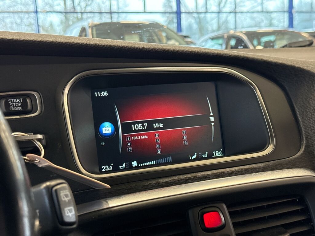 Volvo V40 2015 Sininen