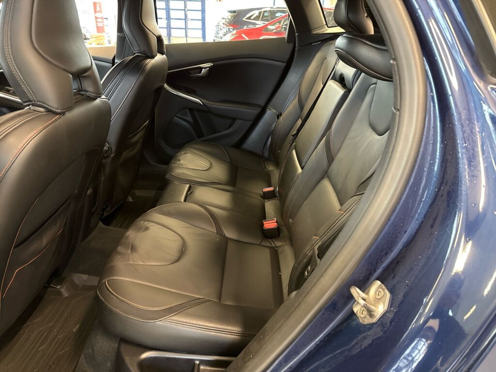 Volvo V40 2015 Sininen