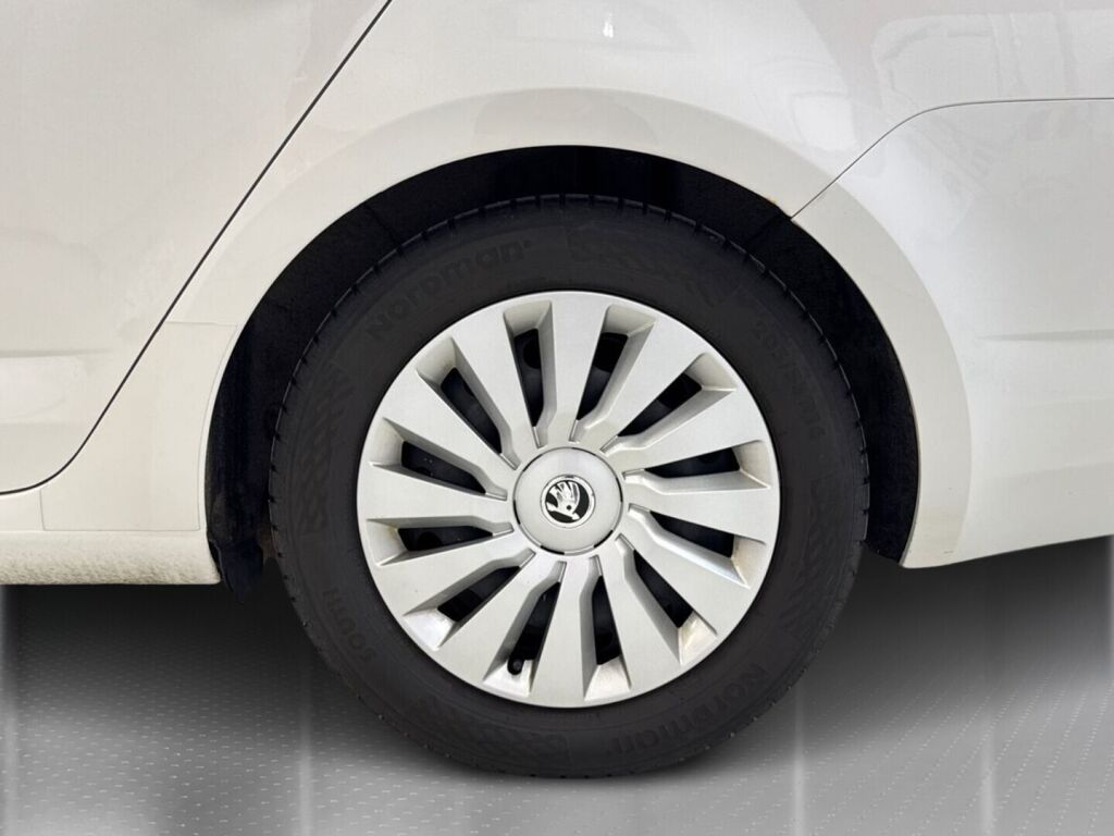 Skoda Octavia 2015 Valkoinen