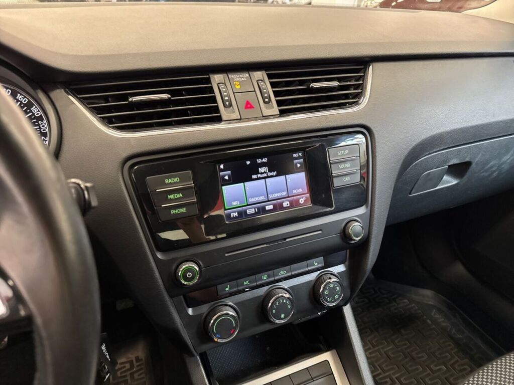 Skoda Octavia 2015 Valkoinen