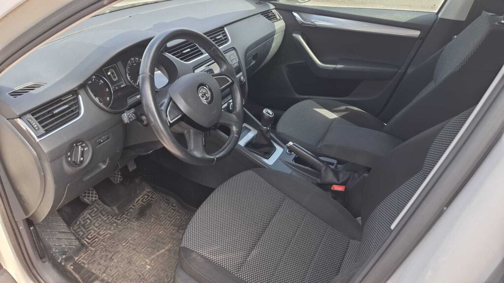 Skoda Octavia 2015 Valkoinen