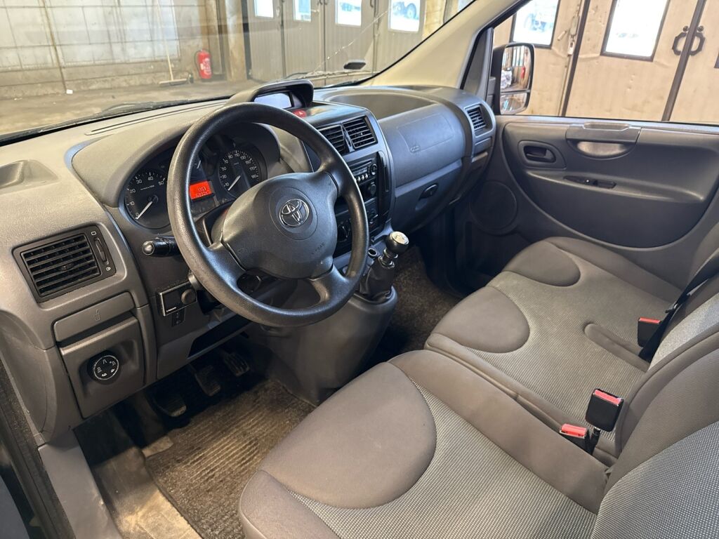 Toyota Proace 2016 Musta