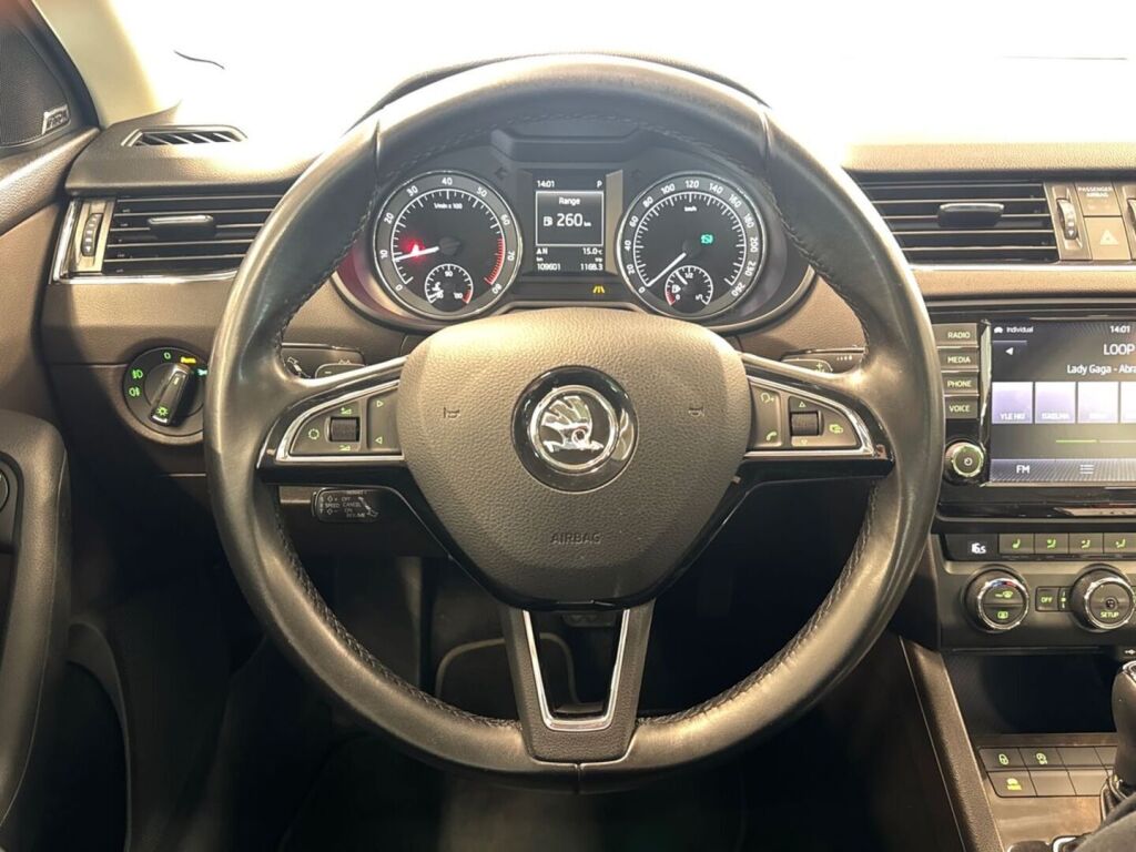 Skoda Octavia 2015 Metallinhohto Ruskea (beige)