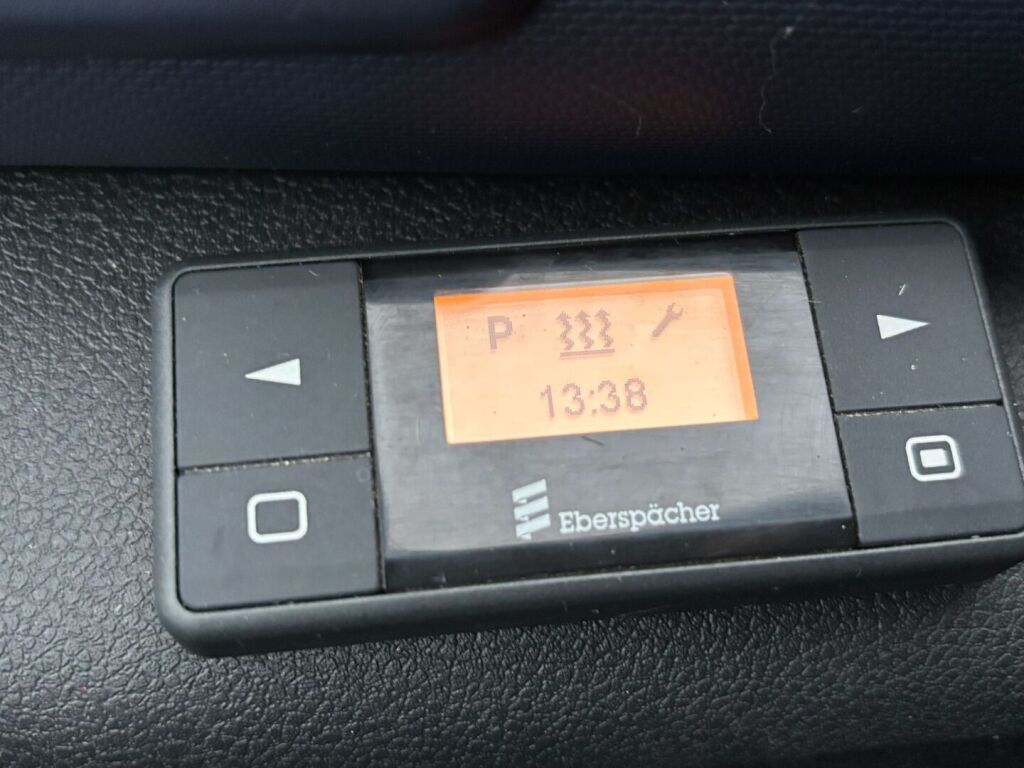 Opel Vivaro 2015 Ruskea (beige)