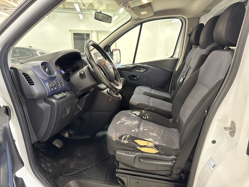 Opel Vivaro 2015 Valkoinen