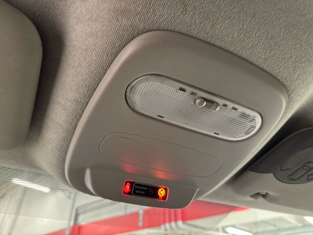 Opel Vivaro 2015 Valkoinen