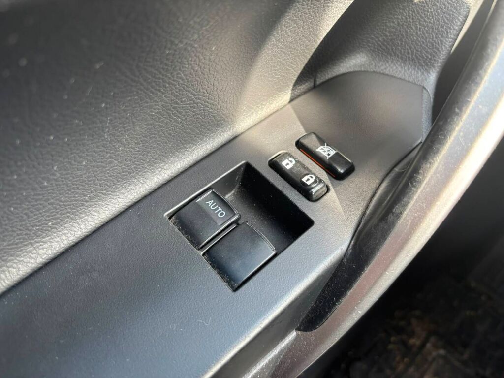 Toyota Auris 2015 Ruskea (beige)