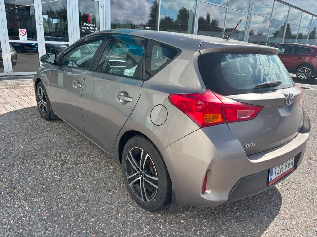 Toyota Auris 2015 Ruskea (beige)