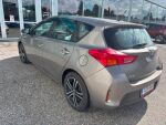Toyota Auris 2015 Ruskea (beige)
