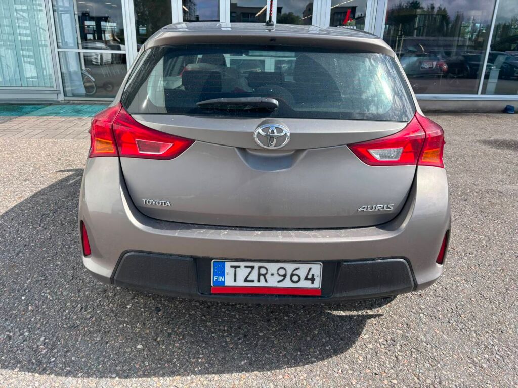 Toyota Auris 2015 Ruskea (beige)