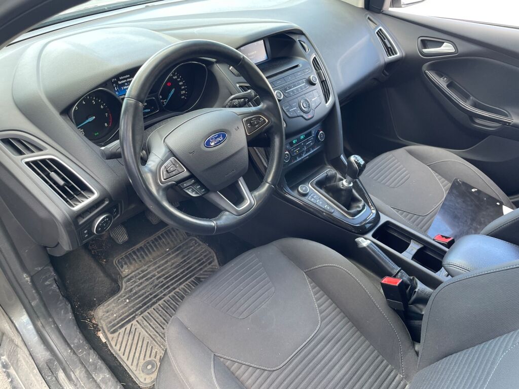 Ford Focus 2015 Harmaa