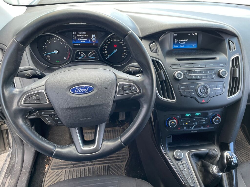 Ford Focus 2015 Harmaa