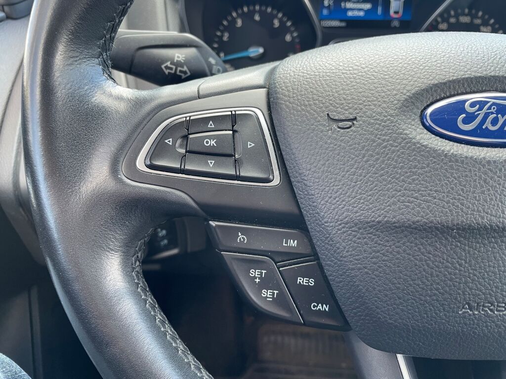 Ford Focus 2015 Harmaa