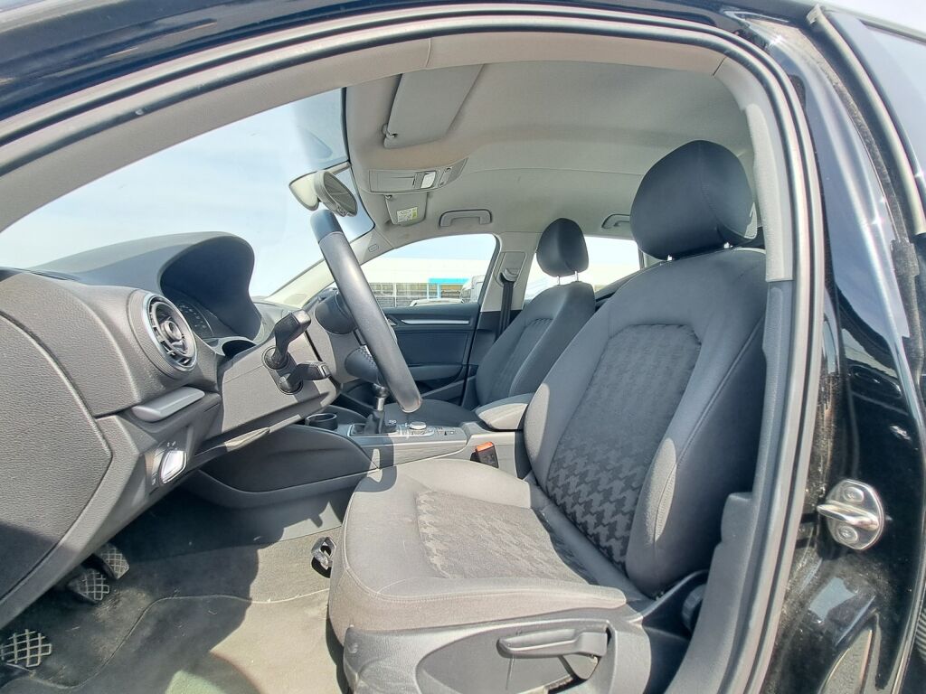 Audi A3 2015 Musta