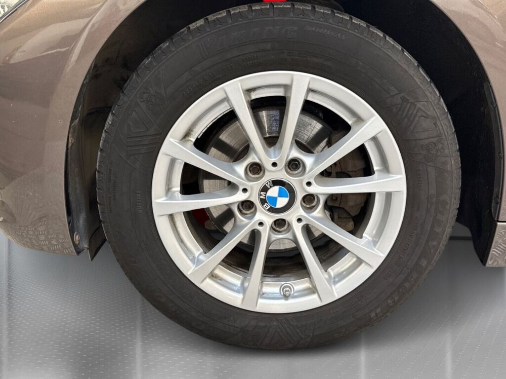 BMW 320 2015 Ruskea (beige)