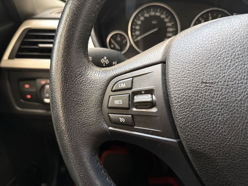 BMW 320 2015 Ruskea (beige)