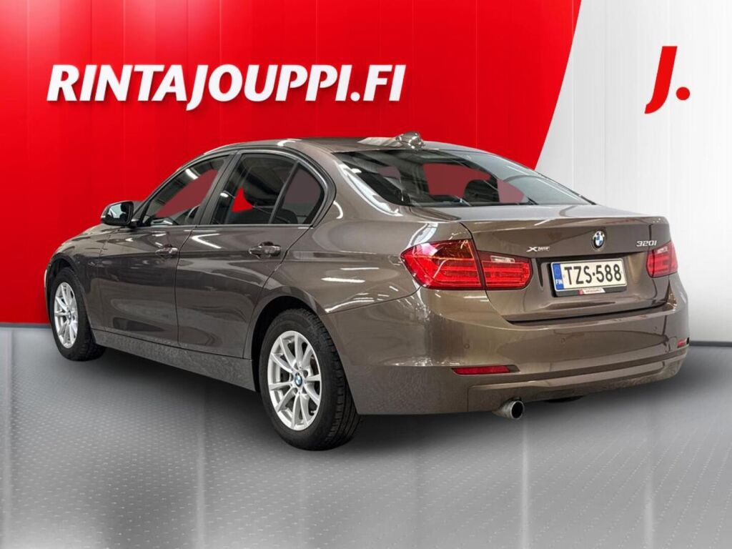 BMW 320 2015 Ruskea (beige)