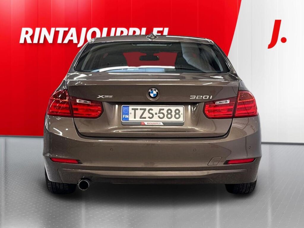 BMW 320 2015 Ruskea (beige)