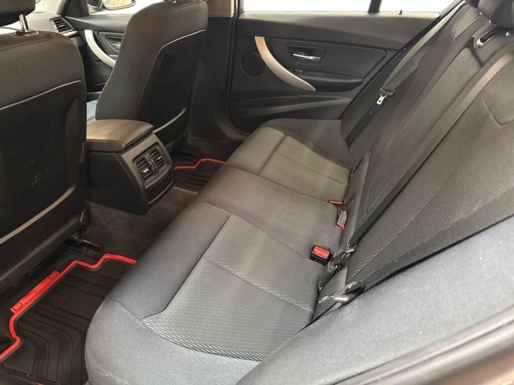BMW 320 2015 Ruskea (beige)