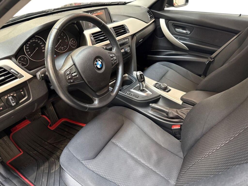 BMW 320 2015 Ruskea (beige)