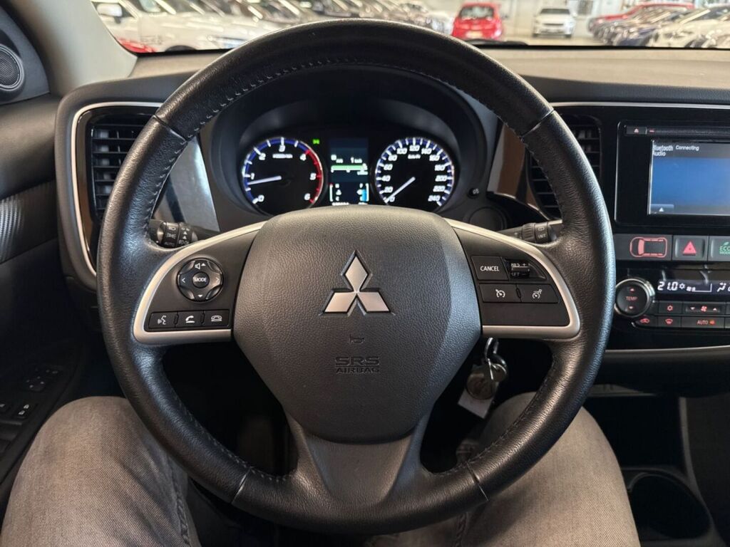 Mitsubishi Outlander 2015 Harmaa