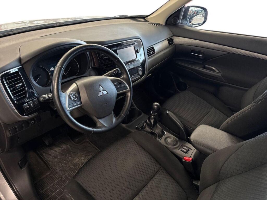 Mitsubishi Outlander 2015 Harmaa