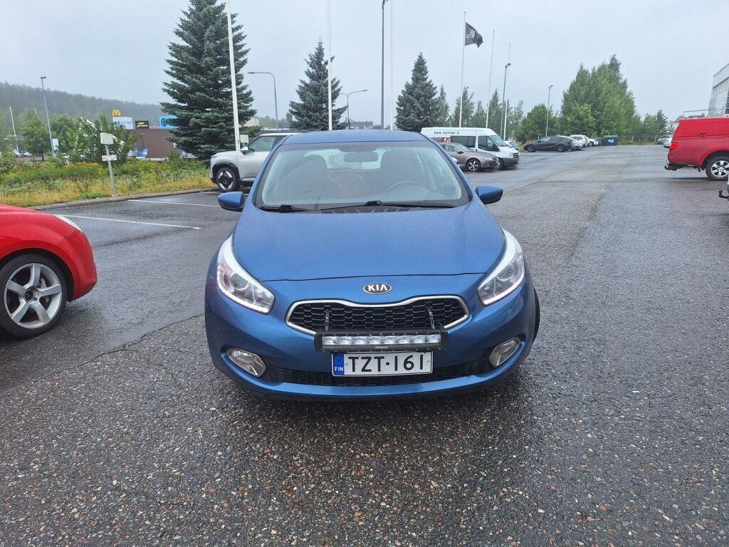 Kia Ceed 2015 Sininen