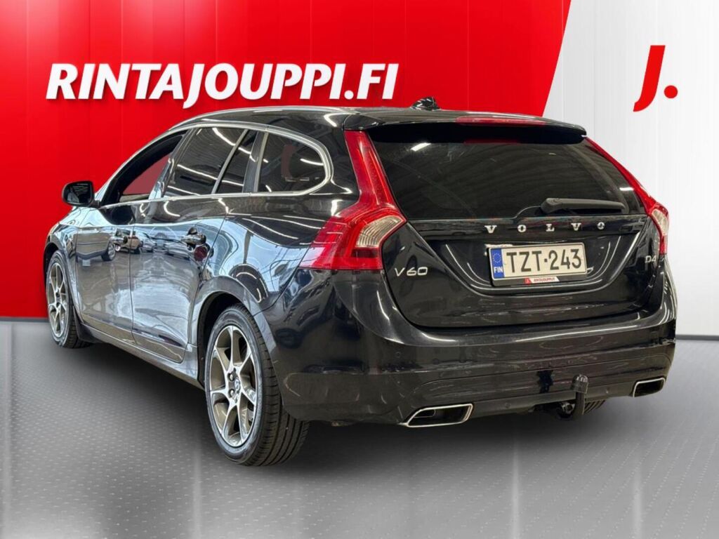 Volvo V60 2015 Musta
