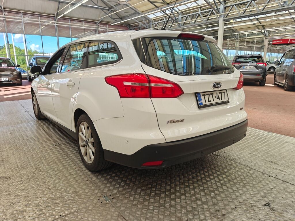 Ford Focus 2015 Valkoinen