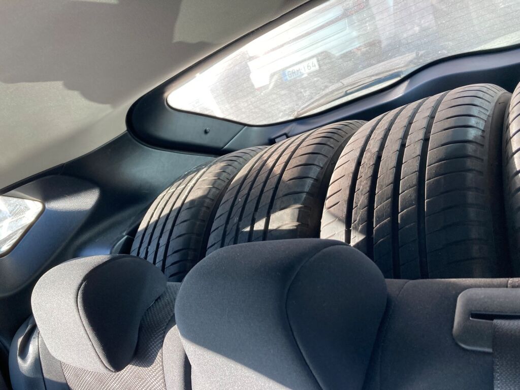 Nissan Qashqai 2015 Metallinhohto Violetti