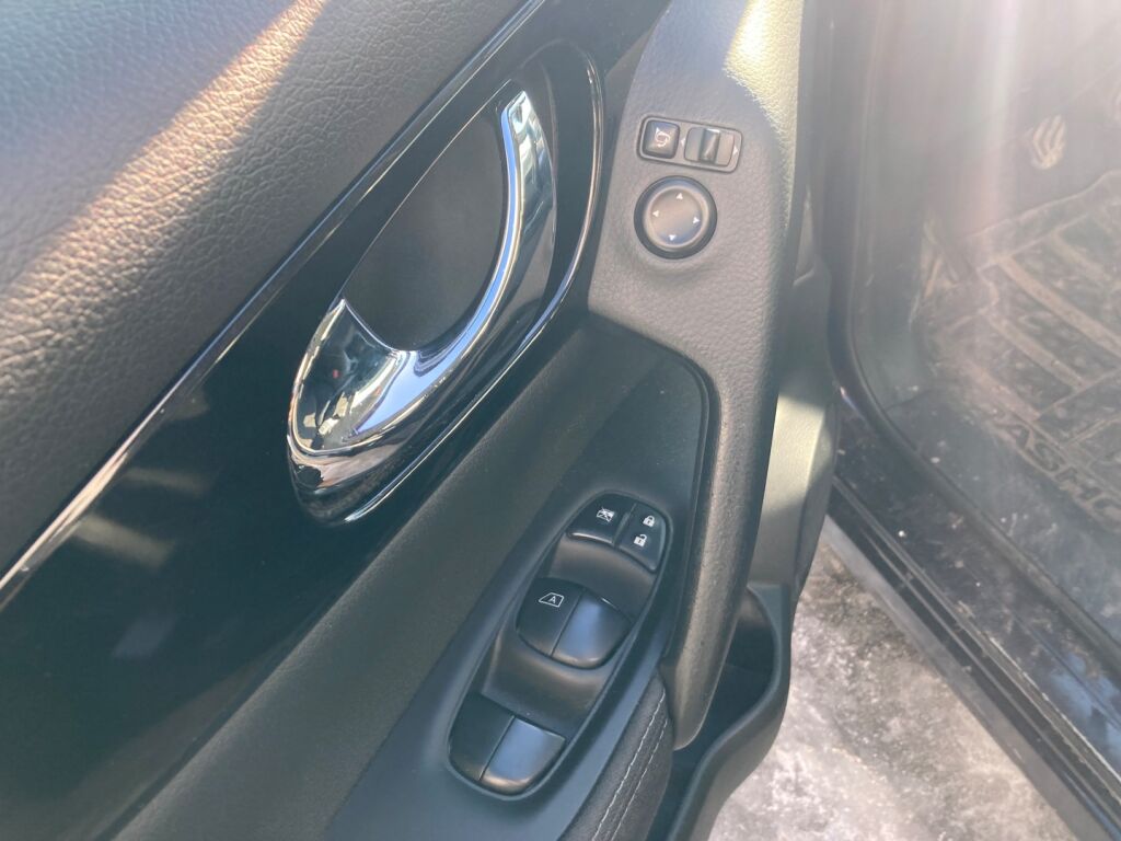 Nissan Qashqai 2015 Metallinhohto Violetti