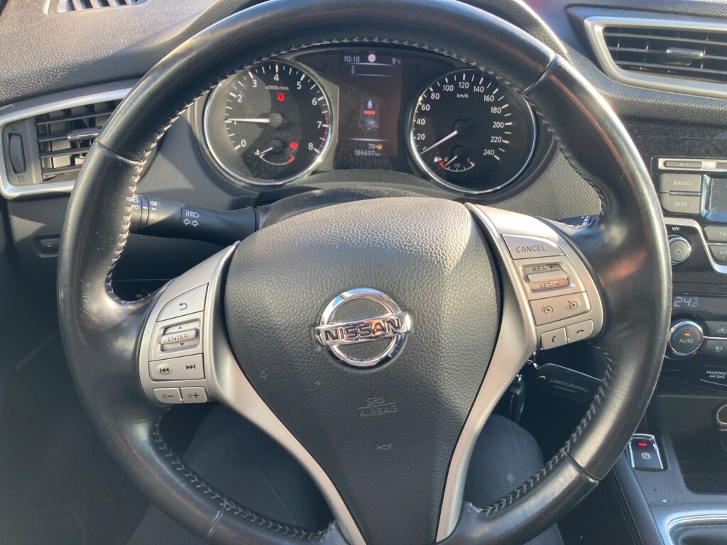 Nissan Qashqai 2015 Metallinhohto Violetti