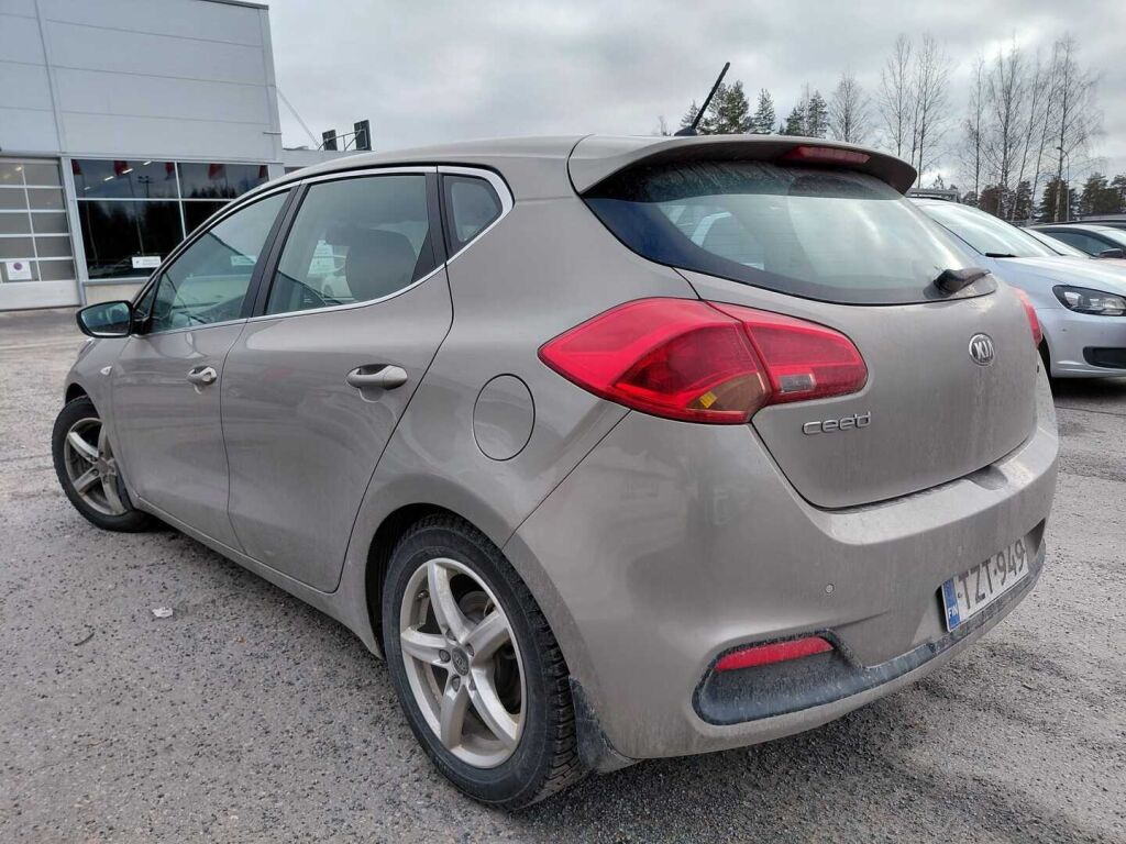 Kia Ceed 2015 Hopea