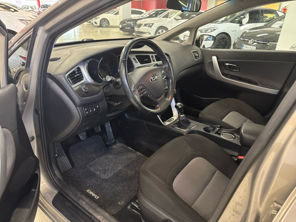 Kia Ceed 2015 Hopea