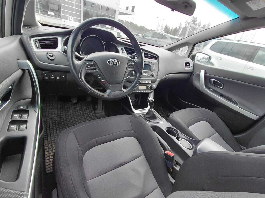 Kia Ceed 2015 Hopea