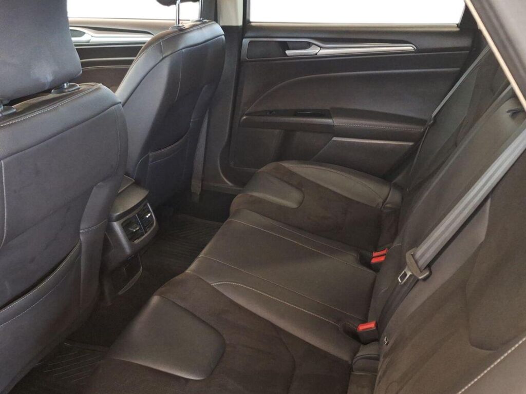Ford Mondeo 2015 Musta