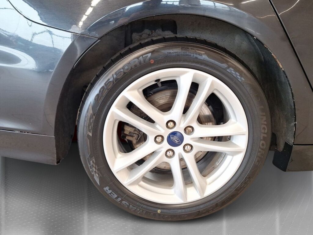 Ford Mondeo 2015 Musta