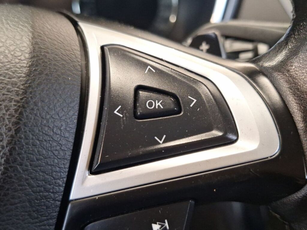 Ford Mondeo 2015 Musta
