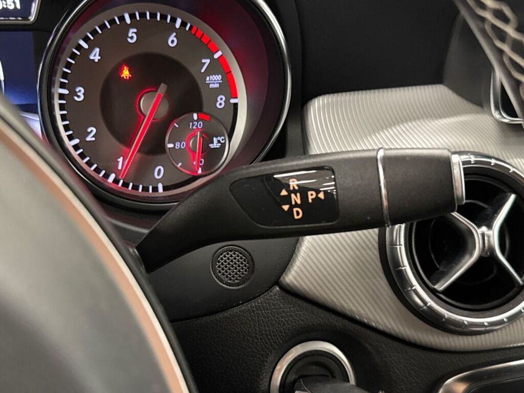 Mercedes-Benz CLA 2015 Harmaa