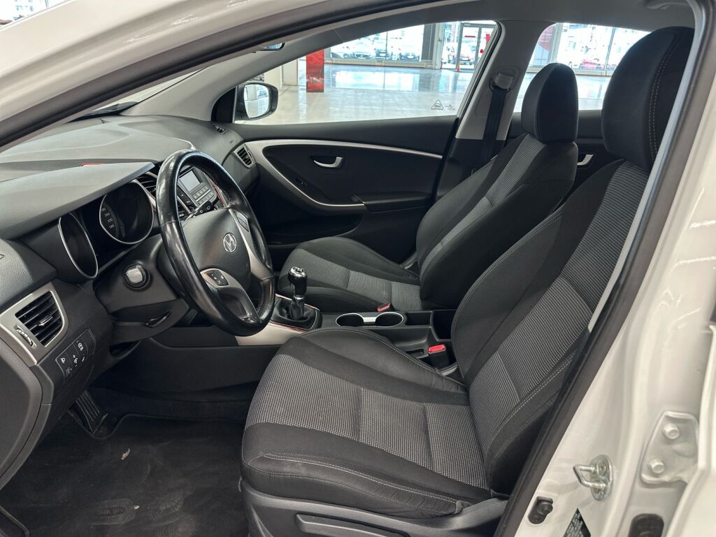 Hyundai i30 5d 2015 Valkoinen