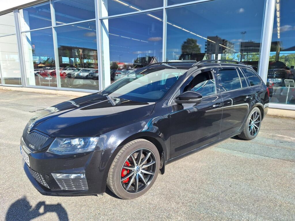 Skoda Octavia 2015 Musta