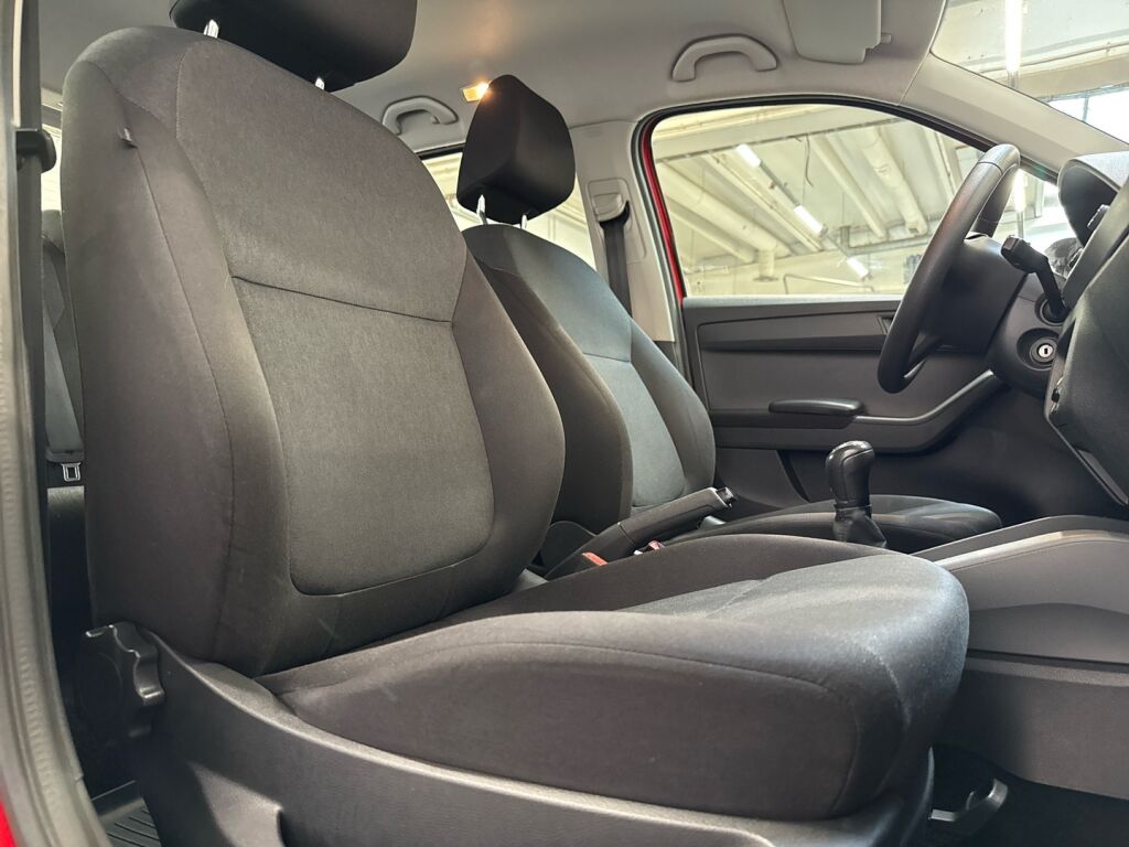 Skoda Fabia 2017 Punainen