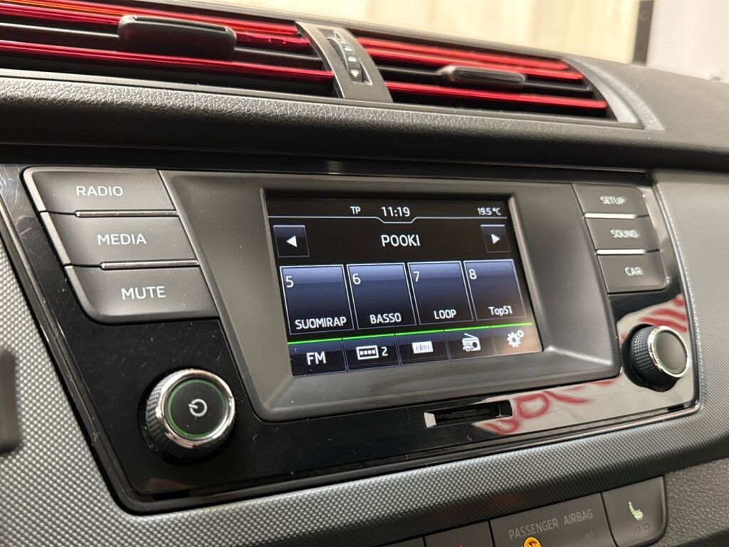 Skoda Fabia 2017 Punainen